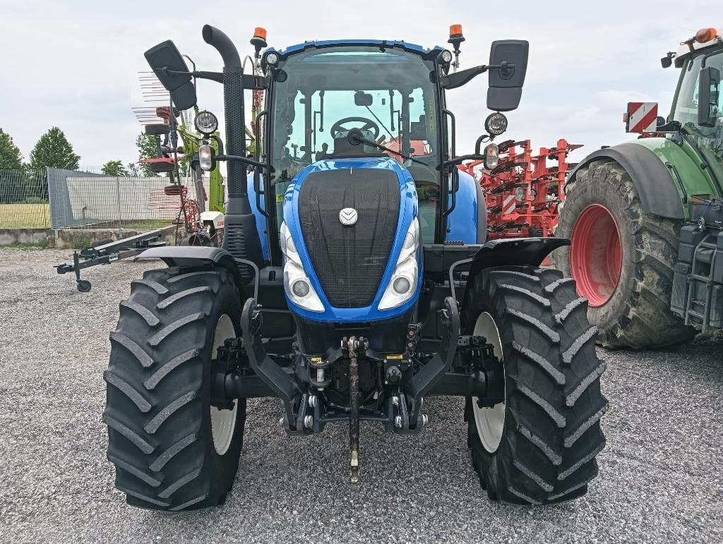 New Holland T 5.120 - Trator: foto 2 New Holland T 5.120 - Trator: foto 2