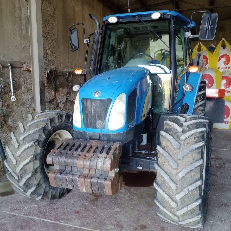 New Holland T 5050  - Trator: foto 2 New Holland T 5050  - Trator: foto 2