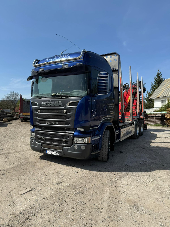 SCANIA R730 - Camião de transporte de madeira, Camião grua: foto 1 SCANIA R730 - Camião de transporte de madeira, Camião grua: foto 1