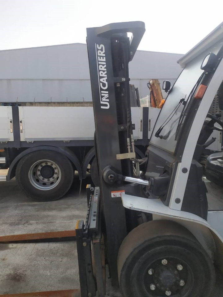 UniCarriers D1F4A40Q - Empilhador a diesel: foto 4 UniCarriers D1F4A40Q - Empilhador a diesel: foto 4
