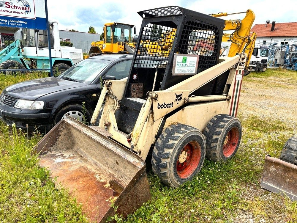 Bobcat 825 - Mini pá carregadora: foto 1 Bobcat 825 - Mini pá carregadora: foto 1