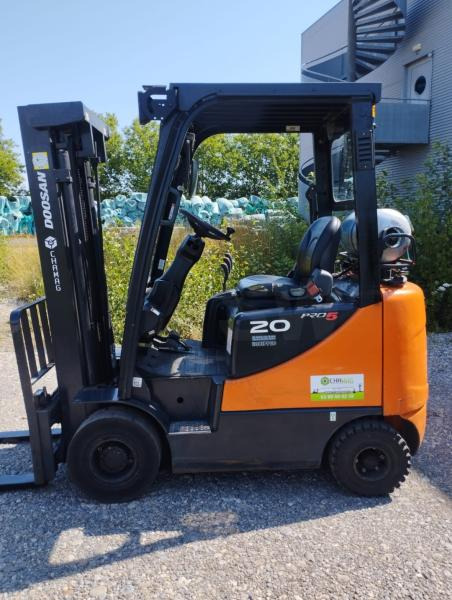 Doosan Chariot élévateur fenwick 2t gaz DOOSAN fenwick - Empilhador a gás: foto 1 Doosan Chariot élévateur fenwick 2t gaz DOOSAN fenwick - Empilhador a gás: foto 1