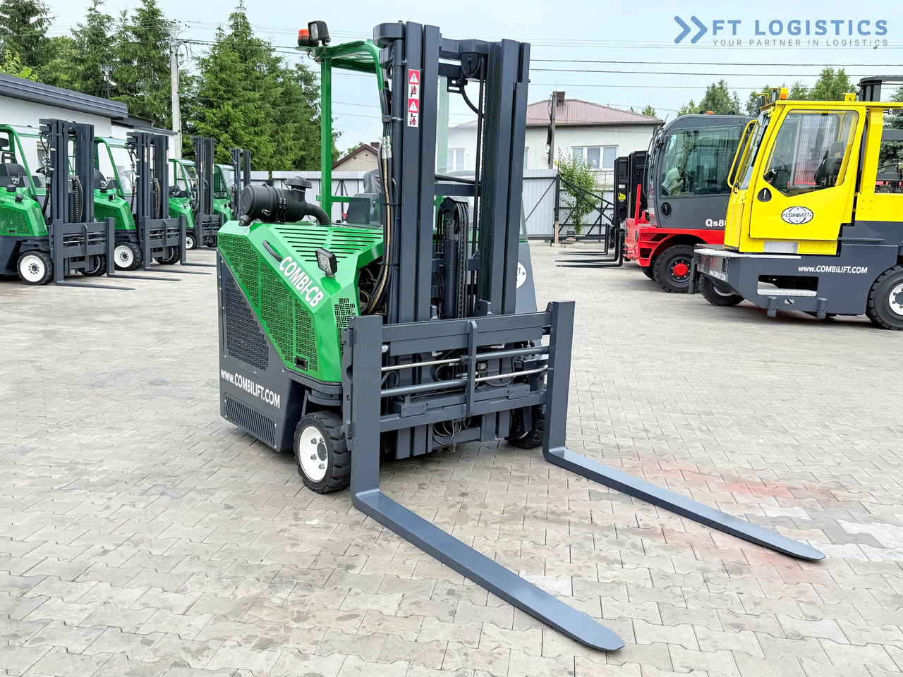 COMBILIFT CB3000 / DIESEL / TRIPLEX 4900MM / FREE LIFT / SIDESHIFT / FORK POSITIONER / 1500MM FORKS / LIKE NEW - Empilhador de 4 vias: foto 5 COMBILIFT CB3000 / DIESEL / TRIPLEX 4900MM / FREE LIFT / SIDESHIFT / FORK POSITIONER / 1500MM FORKS / LIKE NEW - Empilhador de 4 vias: foto 5
