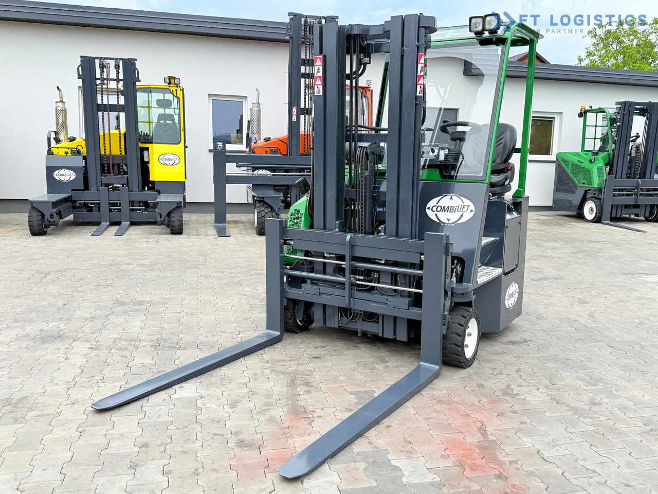 COMBILIFT CB3000 / DIESEL / TRIPLEX 4900MM / FREE LIFT / SIDESHIFT / FORK POSITIONER / 1500MM FORKS / LIKE NEW - Empilhador de 4 vias: foto 4 COMBILIFT CB3000 / DIESEL / TRIPLEX 4900MM / FREE LIFT / SIDESHIFT / FORK POSITIONER / 1500MM FORKS / LIKE NEW - Empilhador de 4 vias: foto 4