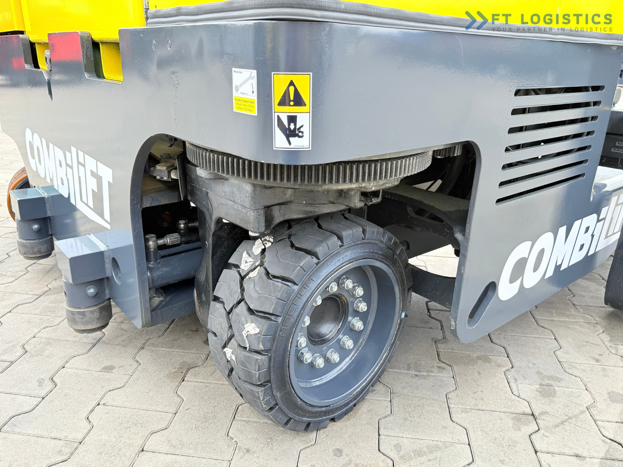 Empilhador de 4 vias novo COMBILIFT MR / ELECTRIC / TRIPLEX – 6000MM / FULL FREE LIFT / WIDE POSITIONER / FORK SIDESHIFT / ONLY 1400 HOURS / LIKE NEW [ Copy ]: foto 8