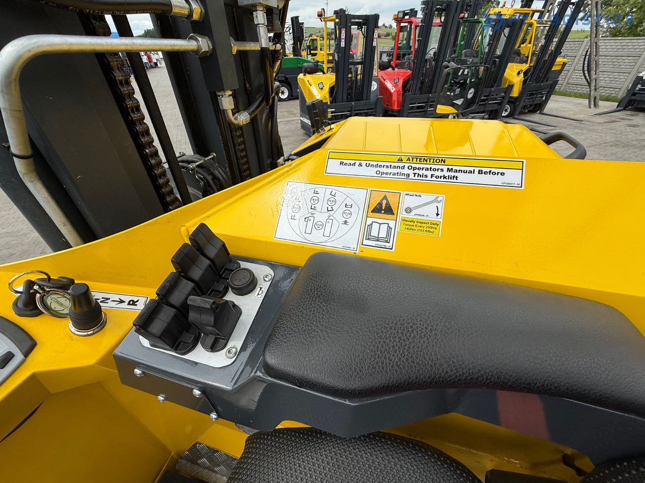 Empilhador de 4 vias novo COMBILIFT MR / ELECTRIC / TRIPLEX – 6000MM / FULL FREE LIFT / WIDE POSITIONER / FORK SIDESHIFT / ONLY 1400 HOURS / LIKE NEW: foto 15