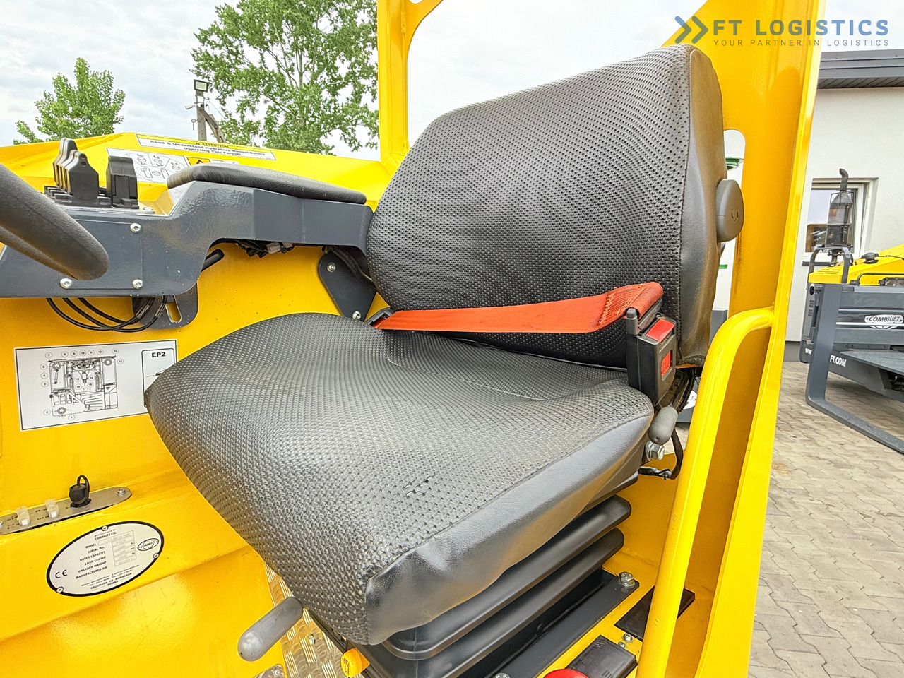 Empilhador de 4 vias novo COMBILIFT MR / ELECTRIC / TRIPLEX – 6000MM / FULL FREE LIFT / WIDE POSITIONER / FORK SIDESHIFT / ONLY 1400 HOURS / LIKE NEW: foto 40