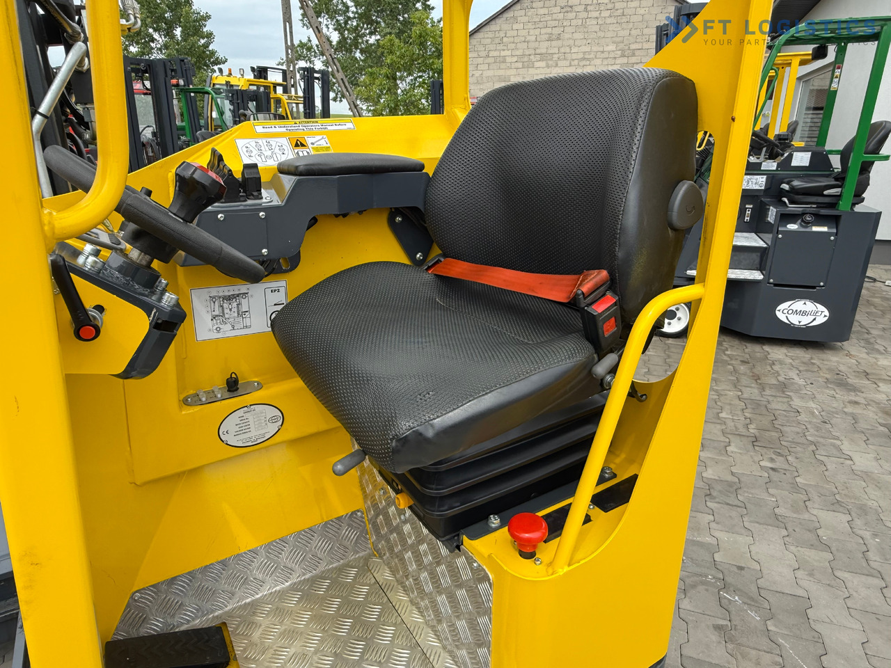 Empilhador de 4 vias novo COMBILIFT MR / ELECTRIC / TRIPLEX – 6000MM / FULL FREE LIFT / WIDE POSITIONER / FORK SIDESHIFT / ONLY 1400 HOURS / LIKE NEW: foto 11