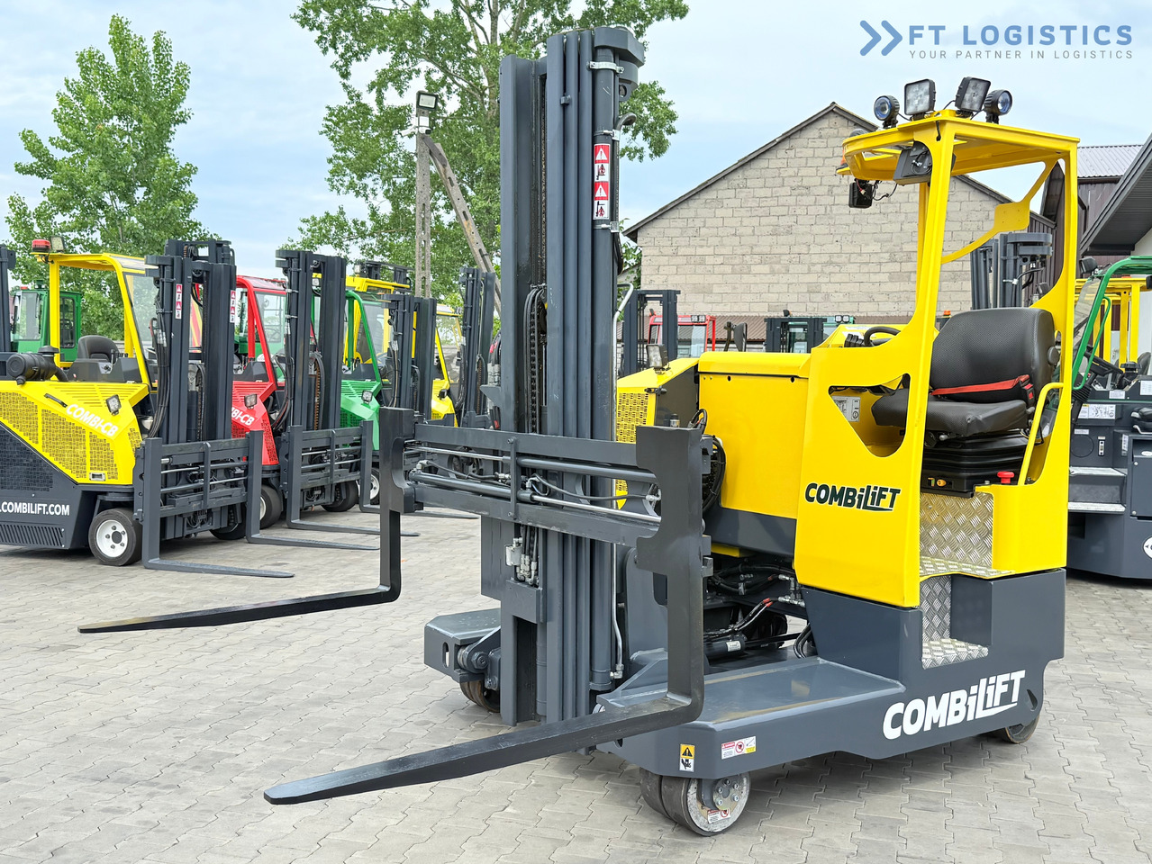 Empilhador de 4 vias novo COMBILIFT MR / ELECTRIC / TRIPLEX – 6000MM / FULL FREE LIFT / WIDE POSITIONER / FORK SIDESHIFT / ONLY 1400 HOURS / LIKE NEW: foto 19