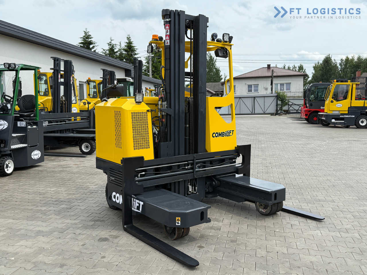 COMBILIFT MR / ELECTRIC / TRIPLEX – 6000MM / FULL FREE LIFT / WIDE POSITIONER / FORK SIDESHIFT / ONLY 1400 HOURS / LIKE NEW - Empilhador de 4 vias: foto 4 COMBILIFT MR / ELECTRIC / TRIPLEX – 6000MM / FULL FREE LIFT / WIDE POSITIONER / FORK SIDESHIFT / ONLY 1400 HOURS / LIKE NEW - Empilhador de 4 vias: foto 4