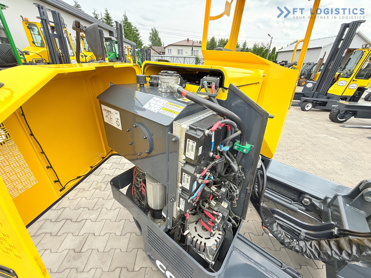 Empilhador de 4 vias novo COMBILIFT MR / ELECTRIC / TRIPLEX – 6000MM / FULL FREE LIFT / WIDE POSITIONER / FORK SIDESHIFT / ONLY 1400 HOURS / LIKE NEW: foto 35