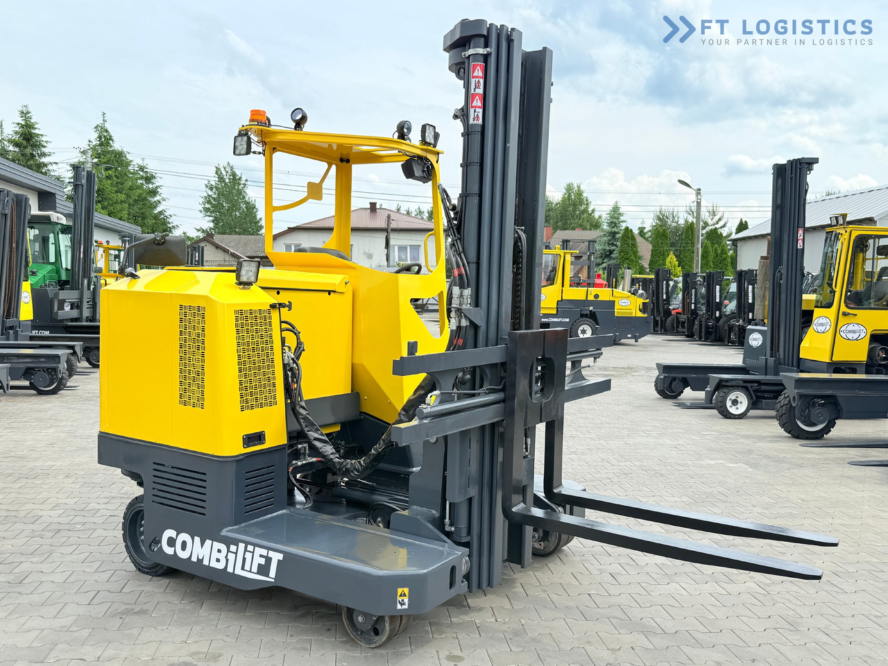 Empilhador de 4 vias novo COMBILIFT MR / ELECTRIC / TRIPLEX – 6000MM / FULL FREE LIFT / WIDE POSITIONER / FORK SIDESHIFT / ONLY 1400 HOURS / LIKE NEW: foto 22