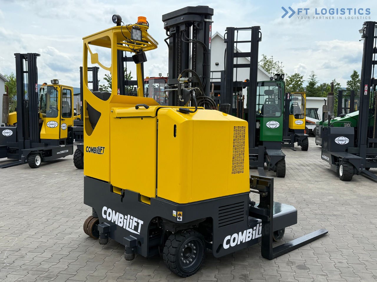 Empilhador de 4 vias novo COMBILIFT MR / ELECTRIC / TRIPLEX – 6000MM / FULL FREE LIFT / WIDE POSITIONER / FORK SIDESHIFT / ONLY 1400 HOURS / LIKE NEW: foto 7
