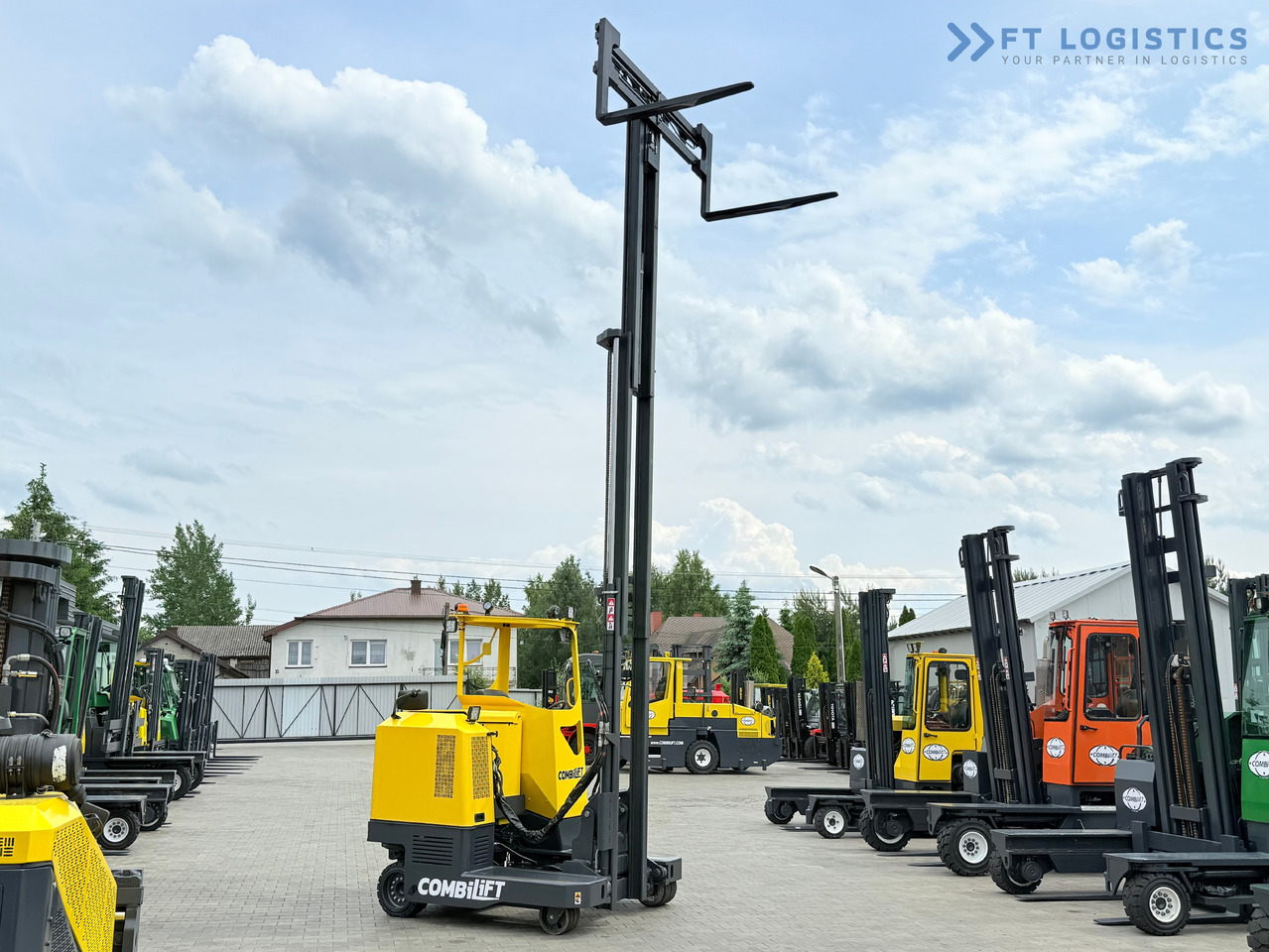 Empilhador de 4 vias novo COMBILIFT MR / ELECTRIC / TRIPLEX – 6000MM / FULL FREE LIFT / WIDE POSITIONER / FORK SIDESHIFT / ONLY 1400 HOURS / LIKE NEW: foto 32