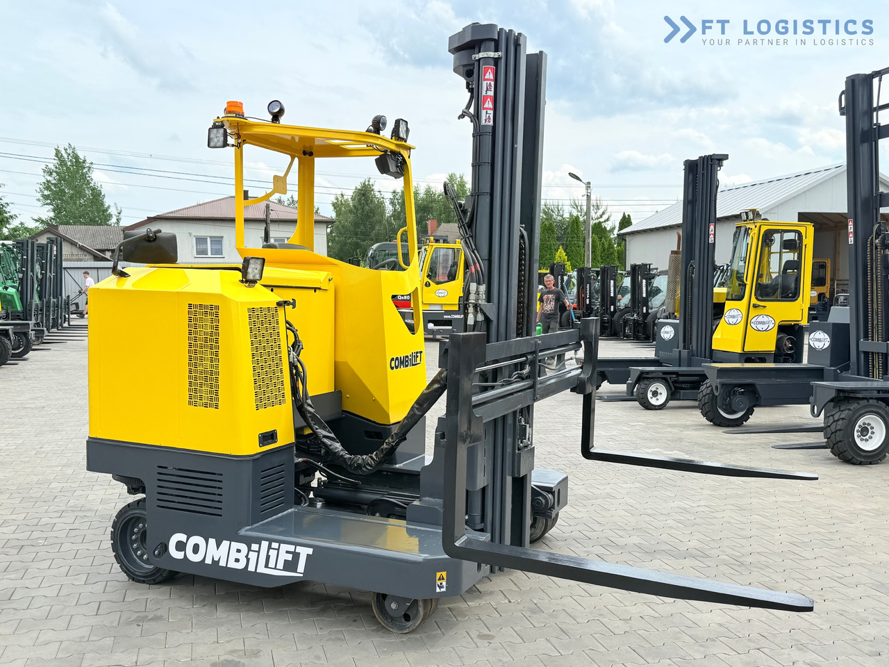 Empilhador de 4 vias novo COMBILIFT MR / ELECTRIC / TRIPLEX – 6000MM / FULL FREE LIFT / WIDE POSITIONER / FORK SIDESHIFT / ONLY 1400 HOURS / LIKE NEW: foto 20