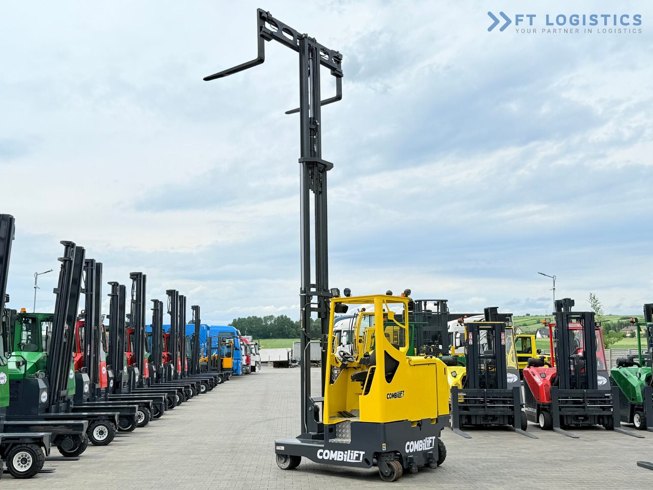 Empilhador de 4 vias novo COMBILIFT MR / ELECTRIC / TRIPLEX – 6000MM / FULL FREE LIFT / WIDE POSITIONER / FORK SIDESHIFT / ONLY 1400 HOURS / LIKE NEW: foto 29