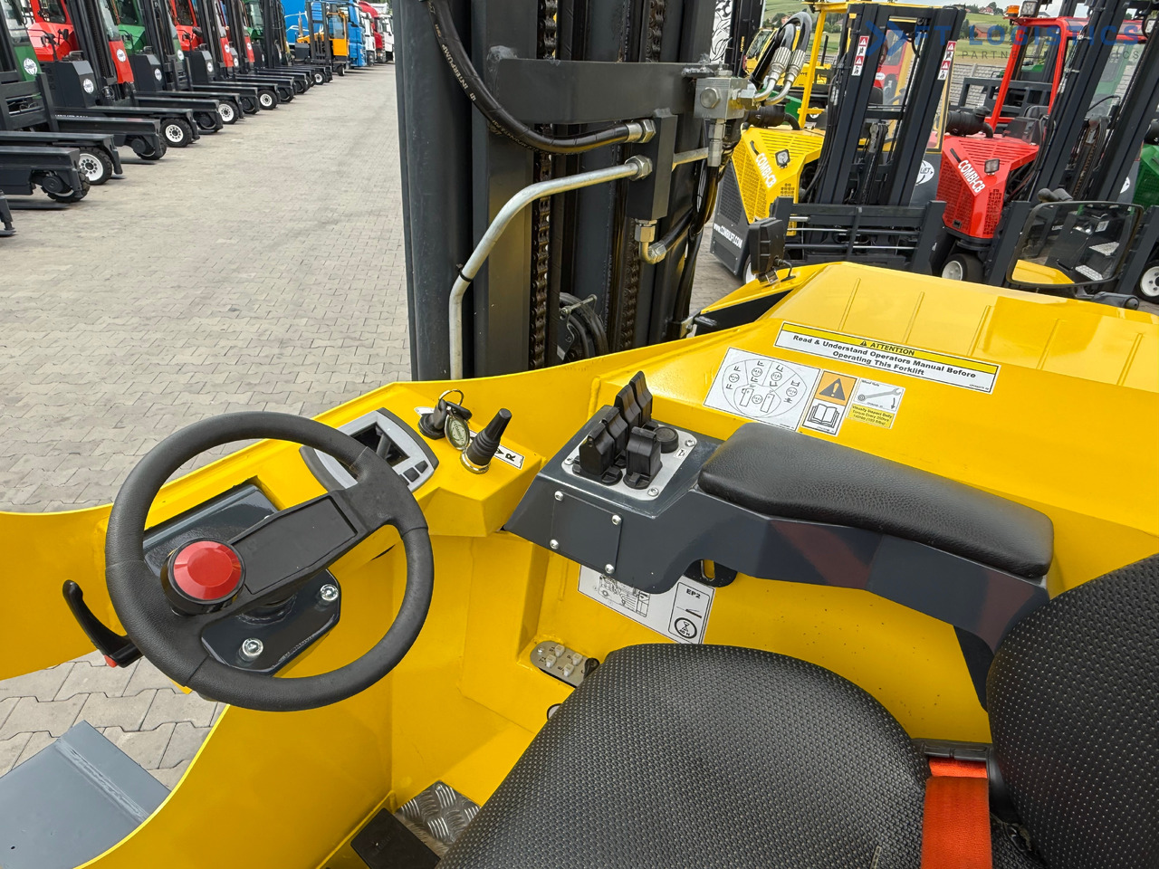 Empilhador de 4 vias novo COMBILIFT MR / ELECTRIC / TRIPLEX – 6000MM / FULL FREE LIFT / WIDE POSITIONER / FORK SIDESHIFT / ONLY 1400 HOURS / LIKE NEW: foto 13