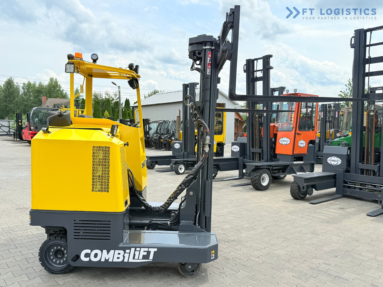 Empilhador de 4 vias novo COMBILIFT MR / ELECTRIC / TRIPLEX – 6000MM / FULL FREE LIFT / WIDE POSITIONER / FORK SIDESHIFT / ONLY 1400 HOURS / LIKE NEW: foto 26