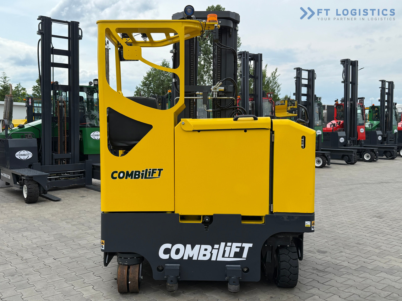 Empilhador de 4 vias novo COMBILIFT MR / ELECTRIC / TRIPLEX – 6000MM / FULL FREE LIFT / WIDE POSITIONER / FORK SIDESHIFT / ONLY 1400 HOURS / LIKE NEW: foto 8