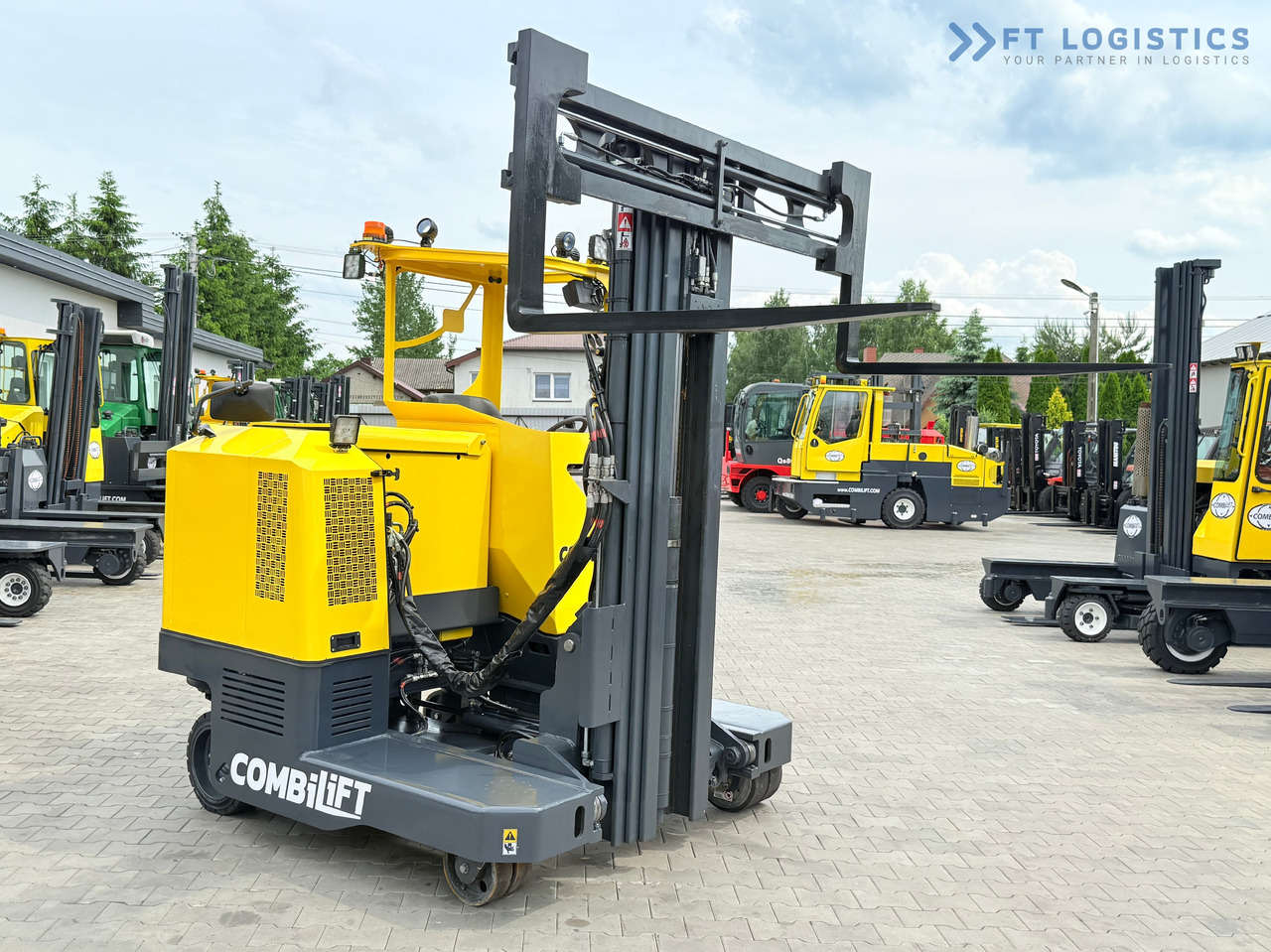 Empilhador de 4 vias novo COMBILIFT MR / ELECTRIC / TRIPLEX – 6000MM / FULL FREE LIFT / WIDE POSITIONER / FORK SIDESHIFT / ONLY 1400 HOURS / LIKE NEW: foto 25