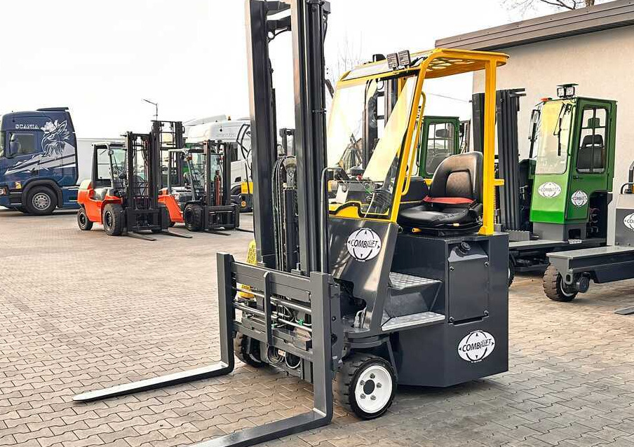 Combilift C2500CB / DUPLEX / 4100MM / DIESEL / FREE LIFT / FORK POSITIONER / SIDE SHIFT / LIKE NEW - Empilhador de 4 vias: foto 2 Combilift C2500CB / DUPLEX / 4100MM / DIESEL / FREE LIFT / FORK POSITIONER / SIDE SHIFT / LIKE NEW - Empilhador de 4 vias: foto 2