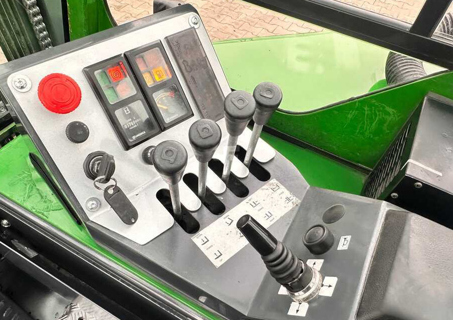 Empilhador de 4 vias Combilift C2500CB / TRIPLEX / DIESEL / 4900MM / FREE LIFT / POSITIONER 1720MM / LIKE NEW: foto 37