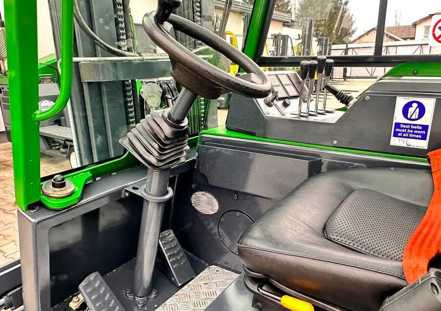 Empilhador de 4 vias Combilift C2500CB / TRIPLEX / DIESEL / 4900MM / FREE LIFT / POSITIONER 1720MM / LIKE NEW: foto 33