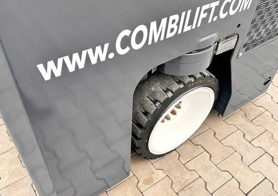 Empilhador de 4 vias Combilift C2500CB / TRIPLEX / DIESEL / 4900MM / FREE LIFT / POSITIONER 1720MM / LIKE NEW: foto 31