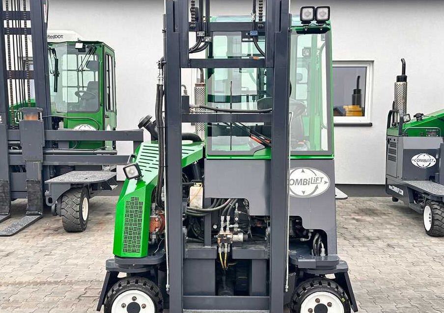 Empilhador de 4 vias Combilift C2500CB / TRIPLEX / DIESEL / 4900MM / FREE LIFT / POSITIONER 1720MM / LIKE NEW: foto 18