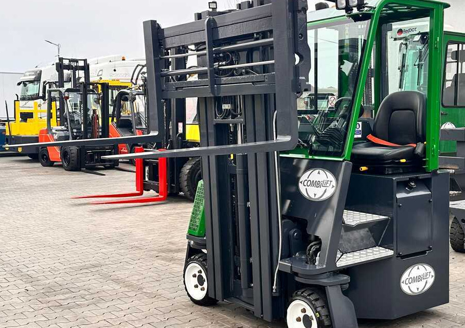 Empilhador de 4 vias Combilift C2500CB / TRIPLEX / DIESEL / 4900MM / FREE LIFT / POSITIONER 1720MM / LIKE NEW: foto 10
