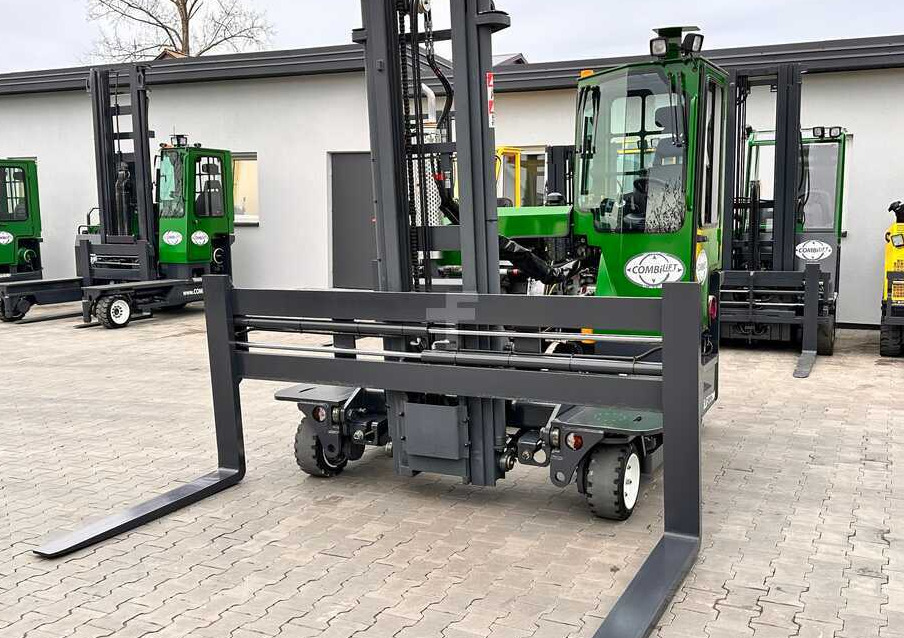 Empilhador de 4 vias Combilift C3000 / 4100 MM / 3 TONS / PLATFORM / 1939 MTH / LPG / LIKE NEW: foto 14