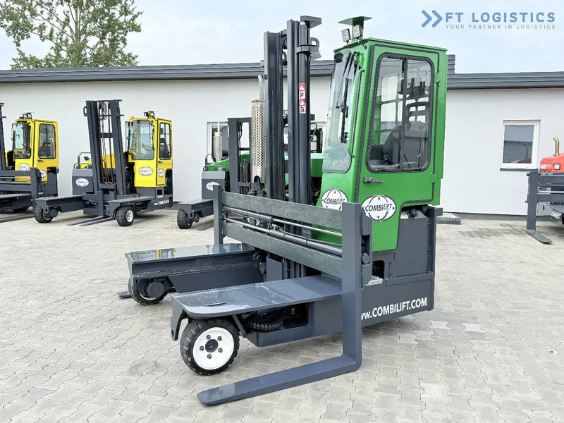 Combilift C3000 / DIESEL / DUPLEX - 4000MM / WIDE FORK POSITIONER 2700MM / FULL HEATED CABIN / ONLY 6905H / CONDITION - LIKE NEW! C3000 / - Empilhador de 4 vias: foto 2 Combilift C3000 / DIESEL / DUPLEX - 4000MM / WIDE FORK POSITIONER 2700MM / FULL HEATED CABIN / ONLY 6905H / CONDITION - LIKE NEW! C3000 / - Empilhador de 4 vias: foto 2