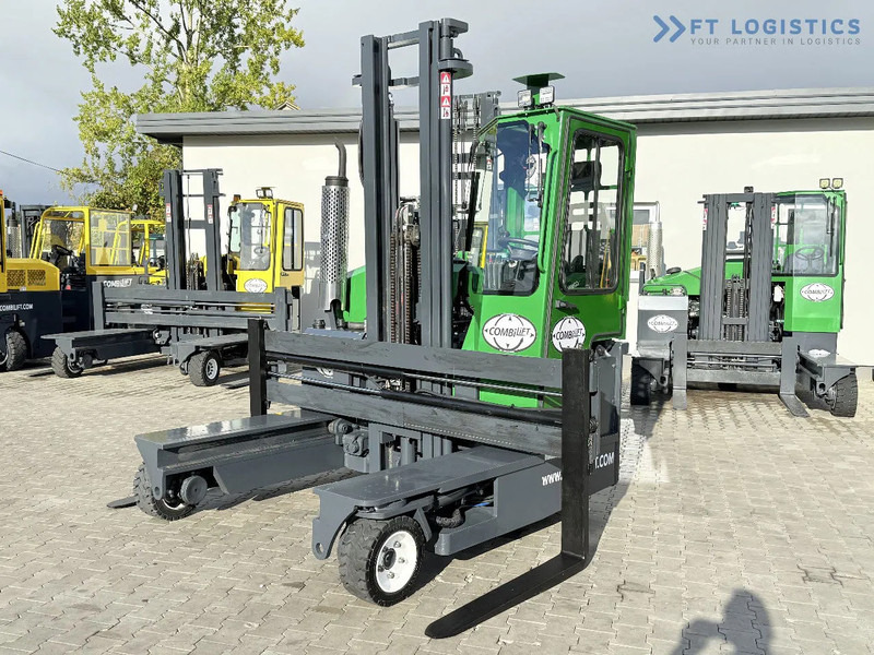 Combilift C3000 / DIESEL / DUPLEX 4200MM / FREE LIFT / WIDE FORK POSITIONER / FULL CABIN / EXCELLENT CONDITION / Wide range of four-way an - Empilhador de 4 vias: foto 2 Combilift C3000 / DIESEL / DUPLEX 4200MM / FREE LIFT / WIDE FORK POSITIONER / FULL CABIN / EXCELLENT CONDITION / Wide range of four-way an - Empilhador de 4 vias: foto 2