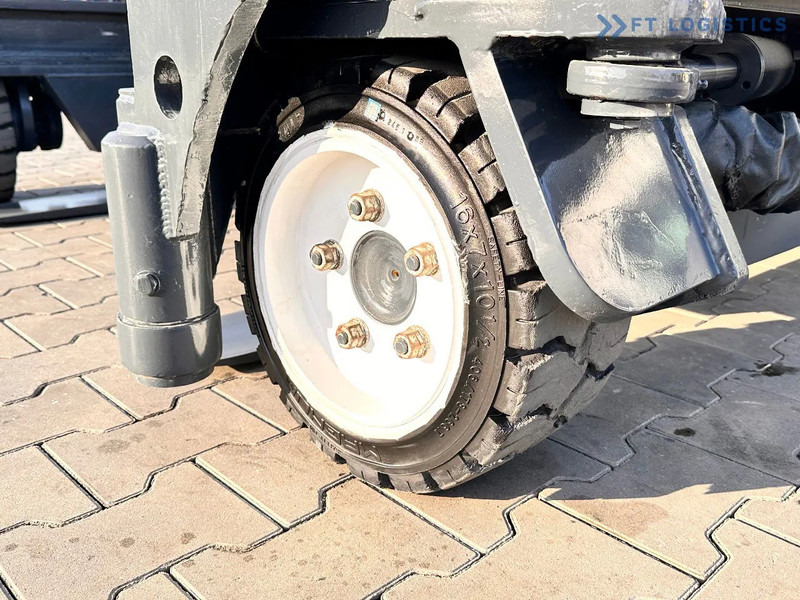 Combilift C3000 / DUPLEX / 4100MM / LPG / FREE LIFT / Like New C3000 / DUPLEX / 4100MM / LPG / FREE LIFT / Like New - Empilhador de 4 vias: foto 4 Combilift C3000 / DUPLEX / 4100MM / LPG / FREE LIFT / Like New C3000 / DUPLEX / 4100MM / LPG / FREE LIFT / Like New - Empilhador de 4 vias: foto 4