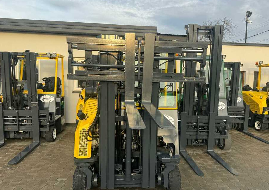Combilift C3000CB -DIESEL- Only 6117 hours - Empilhador de 4 vias: foto 4 Combilift C3000CB -DIESEL- Only 6117 hours - Empilhador de 4 vias: foto 4