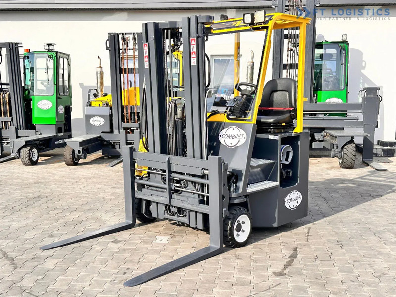 Combilift C3000CB / LPG / TRIPLEX / 4900MM / FREE LIFT / POSITIONER / LIKE NEW C3000CB / LPG / TRIPLEX / 4900MM / FREE LIFT / POSITIONER / - Empilhador de 4 vias: foto 4 Combilift C3000CB / LPG / TRIPLEX / 4900MM / FREE LIFT / POSITIONER / LIKE NEW C3000CB / LPG / TRIPLEX / 4900MM / FREE LIFT / POSITIONER / - Empilhador de 4 vias: foto 4