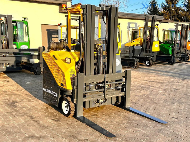 Combilift C3000CB / LPG / TRIPLEX - 4900MM / LPG / FREE LIFT / FORK POSITIONER C3000CB / LPG / TRIPLEX - 4900MM / LPG / FREE LIFT / FORK P - Empilhador de 4 vias: foto 4 Combilift C3000CB / LPG / TRIPLEX - 4900MM / LPG / FREE LIFT / FORK POSITIONER C3000CB / LPG / TRIPLEX - 4900MM / LPG / FREE LIFT / FORK P - Empilhador de 4 vias: foto 4