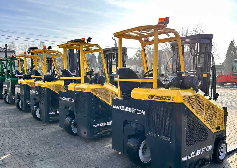 Empilhador de 4 vias Combilift C3000CB / LPG / TRIPLEX - 4900MM / LPG / FREE LIFT / POSITIONER / FORK SIDE SHIFT / ONLY 7454 MTH / LIKE NEW: foto 35