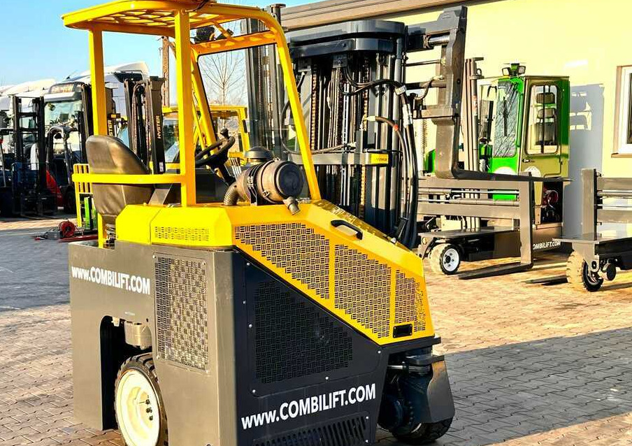 Empilhador de 4 vias Combilift C3000CB / LPG / TRIPLEX - 4900MM / LPG / FREE LIFT / POSITIONER / FORK SIDE SHIFT / ONLY 7454 MTH / LIKE NEW: foto 24