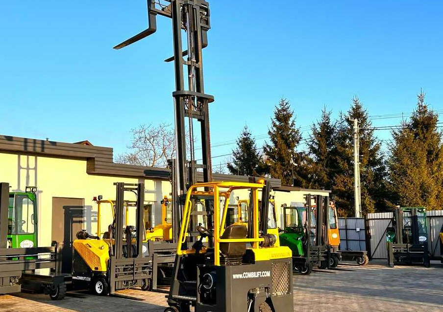 Empilhador de 4 vias Combilift C3000CB / LPG / TRIPLEX - 4900MM / LPG / FREE LIFT / POSITIONER / FORK SIDE SHIFT / ONLY 7454 MTH / LIKE NEW: foto 18