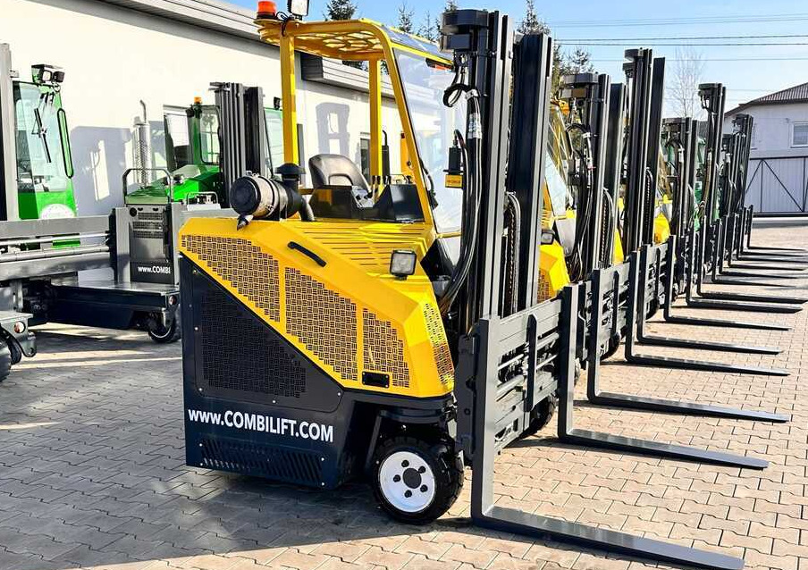 Empilhador de 4 vias Combilift C3000CB / LPG / TRIPLEX - 4900MM / LPG / FREE LIFT / POSITIONER / FORK SIDE SHIFT / ONLY 7454 MTH / LIKE NEW: foto 36