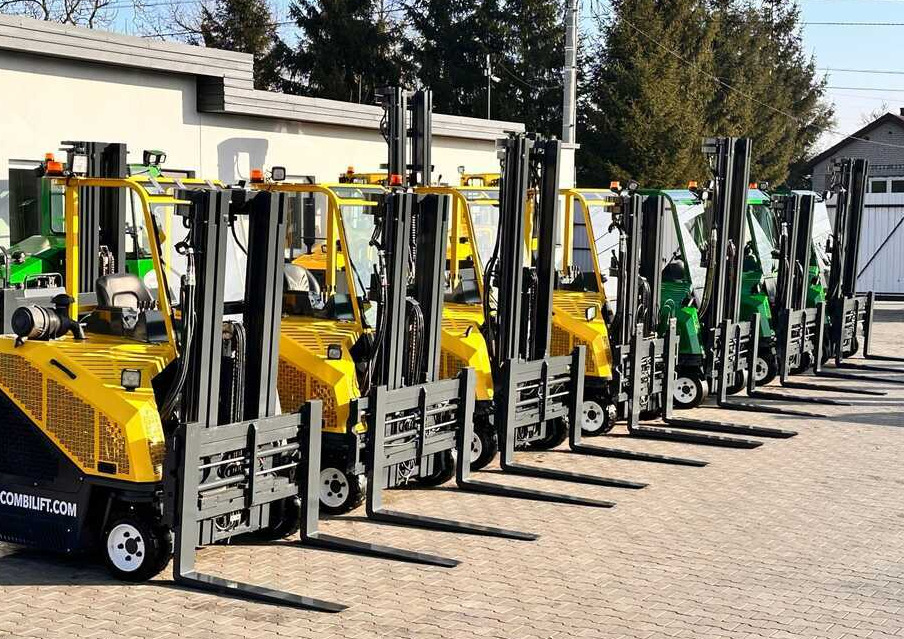 Empilhador de 4 vias Combilift C3000CB / LPG / TRIPLEX - 4900MM / LPG / FREE LIFT / POSITIONER / FORK SIDE SHIFT / ONLY 7454 MTH / LIKE NEW: foto 39