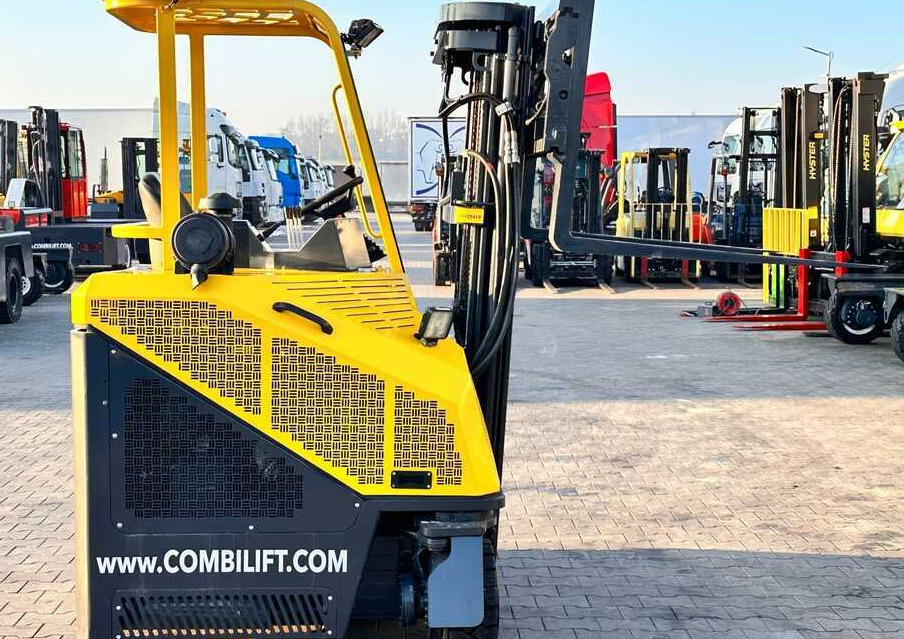 Empilhador de 4 vias Combilift C3000CB / LPG / TRIPLEX - 4900MM / LPG / FREE LIFT / POSITIONER / FORK SIDE SHIFT / ONLY 7454 MTH / LIKE NEW: foto 25