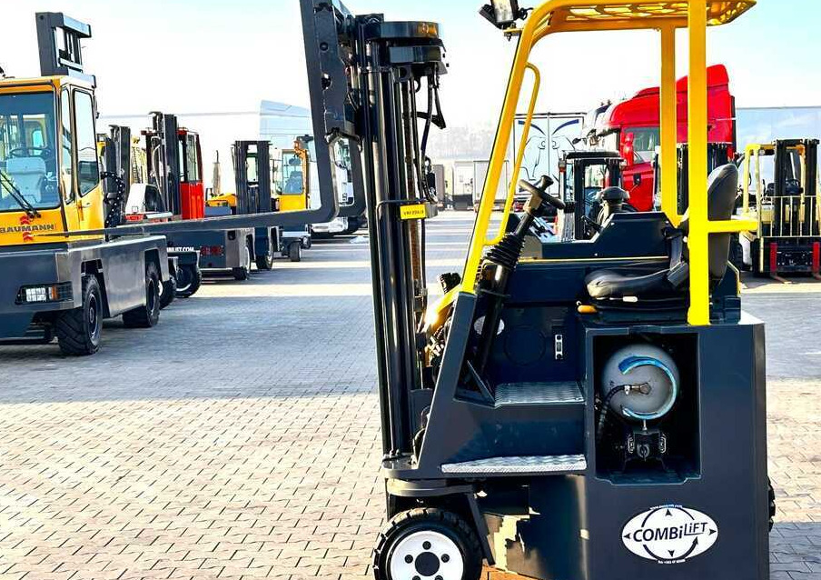 Empilhador de 4 vias Combilift C3000CB / LPG / TRIPLEX - 4900MM / LPG / FREE LIFT / POSITIONER / FORK SIDE SHIFT / ONLY 7454 MTH / LIKE NEW: foto 7