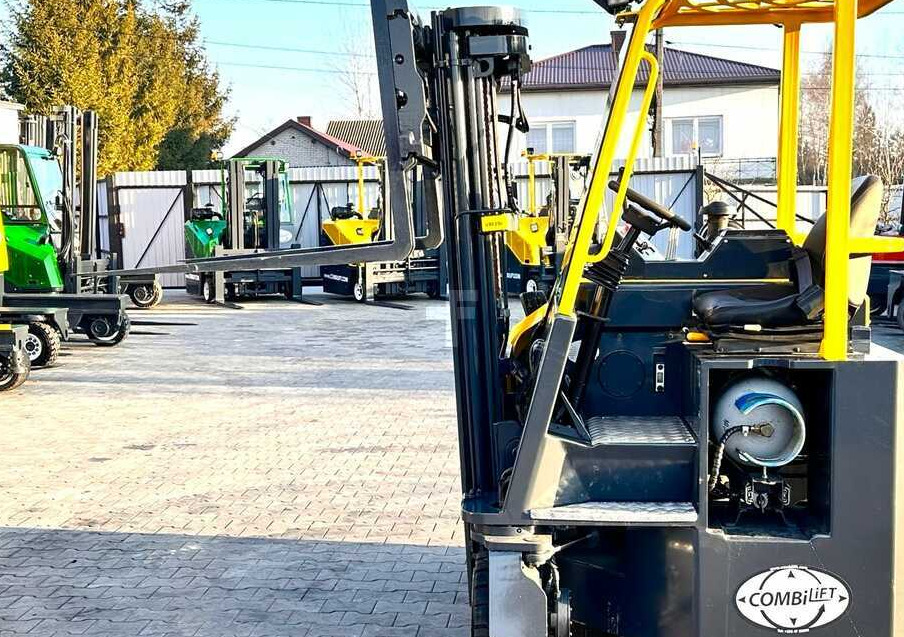 Empilhador de 4 vias Combilift C3000CB / LPG / TRIPLEX - 4900MM / LPG / FREE LIFT / POSITIONER / FORK SIDE SHIFT / ONLY 7454 MTH / LIKE NEW: foto 22
