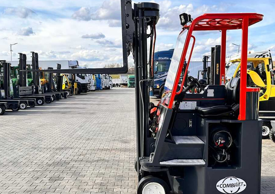 Combilift C3000CB / LPG / TRIPLEX / 5500MM / FREE LIFT / SIDE SHIFT + FORK POSITIONER / LIKE NEW - Empilhador de 4 vias: foto 1 Combilift C3000CB / LPG / TRIPLEX / 5500MM / FREE LIFT / SIDE SHIFT + FORK POSITIONER / LIKE NEW - Empilhador de 4 vias: foto 1