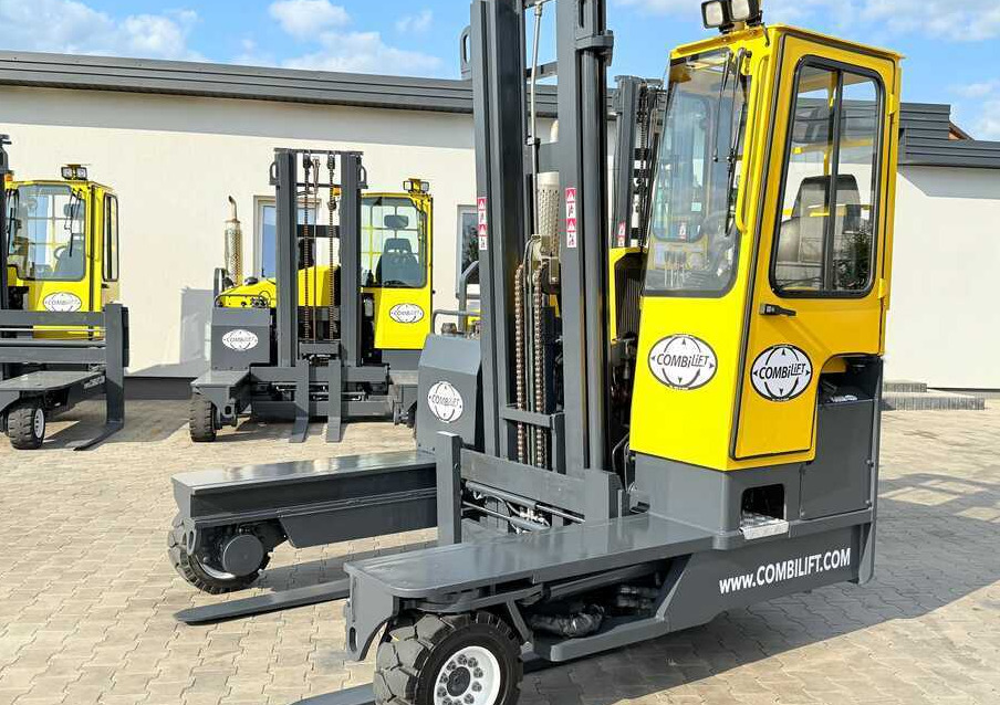 Combilift C4000 / DIESEL / DUPLEX - 4100MM / POSITIONER / ONLY 2951 MTH / LIKE NEW - Empilhador de 4 vias: foto 1 Combilift C4000 / DIESEL / DUPLEX - 4100MM / POSITIONER / ONLY 2951 MTH / LIKE NEW - Empilhador de 4 vias: foto 1