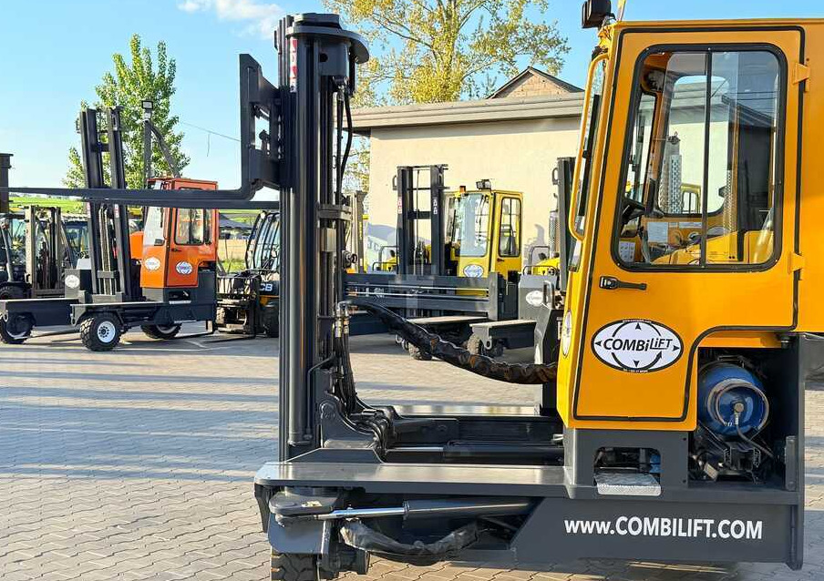 Empilhador de 4 vias Combilift C4000 / GAS / TRIPLEX – 5600MM / FREE LIFT / FORK SIDESHIFT / LIKE NEW: foto 16