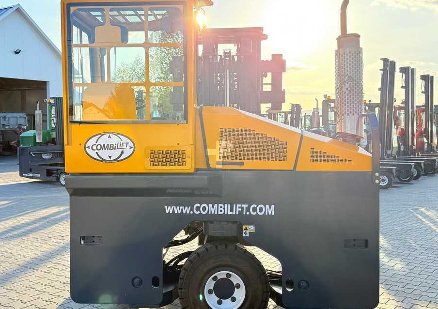 Empilhador de 4 vias Combilift C4000 / GAS / TRIPLEX – 5600MM / FREE LIFT / FORK SIDESHIFT / LIKE NEW: foto 23