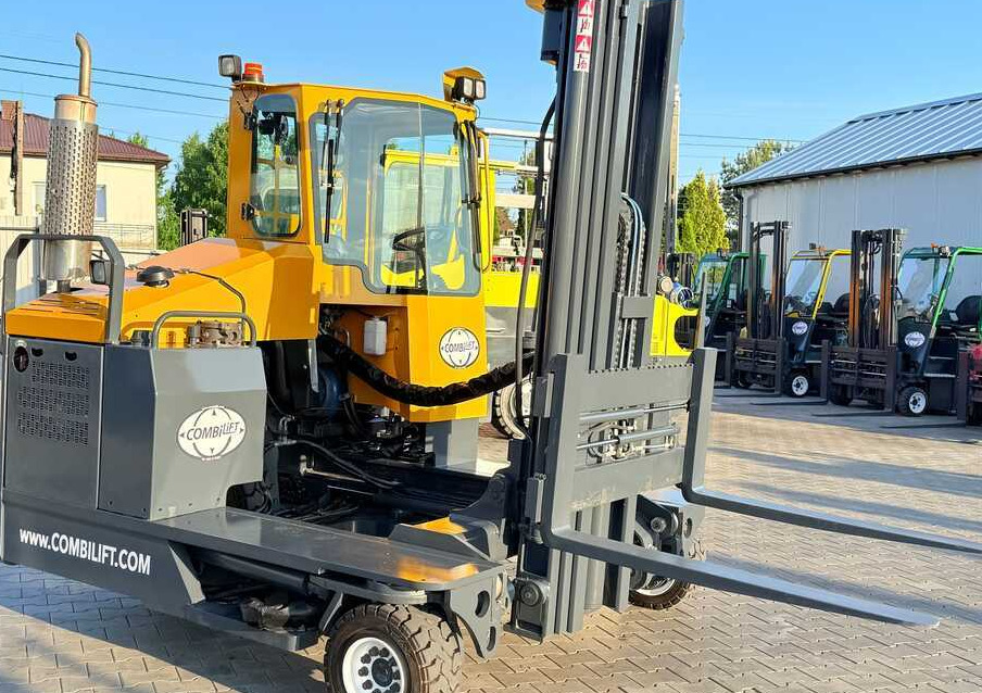 Empilhador de 4 vias Combilift C4000 / GAS / TRIPLEX – 5600MM / FREE LIFT / FORK SIDESHIFT / LIKE NEW: foto 15
